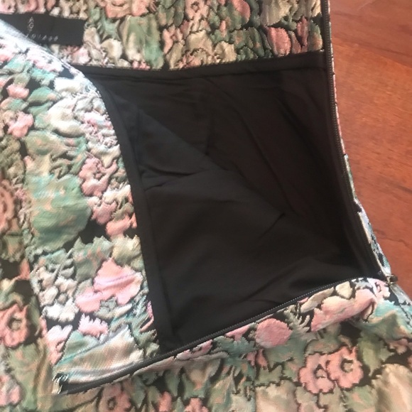 NWT Abbey Glass Jessica Brocade Short Skirt Medium - Picture 6 of 9